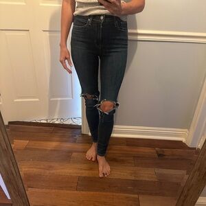 Dark Blue Distressed Levi’s Women's Jeans 25 waist